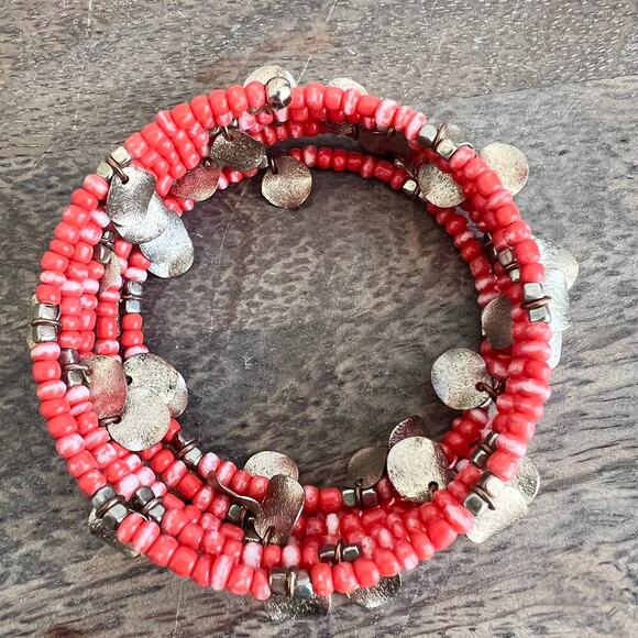 Coral tone bead and metallic medallion beachy summer wrap bracelet - Picture 5 of 6